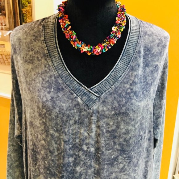 NWT. Comfortable & Stylish! Clotheshead Blue V-Neck Pullover Top - Picture 4 of 13